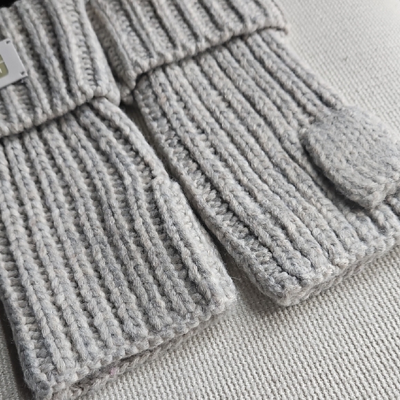 UGG FINGERLESS GLOVE - Picture 7 of 13